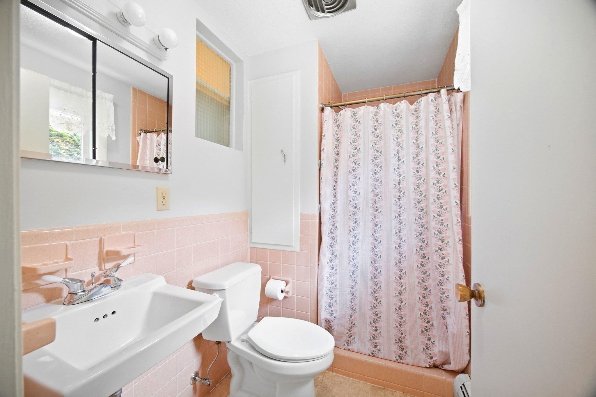 2 Drake Lane Property Photo 15