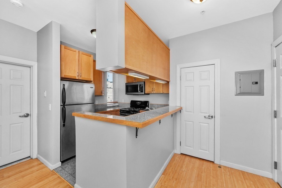 330 Summit Ave # 305 Property Photo 16