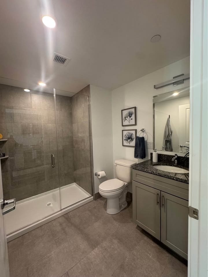 585 Essex St # 223 Property Photo 6