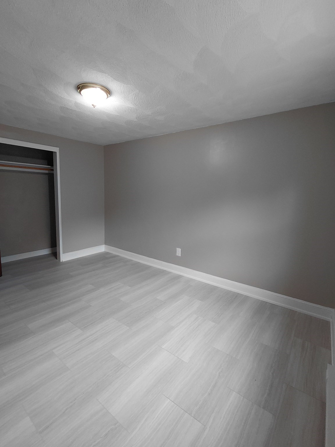 8 Walker Rd # 6 Property Photo 1
