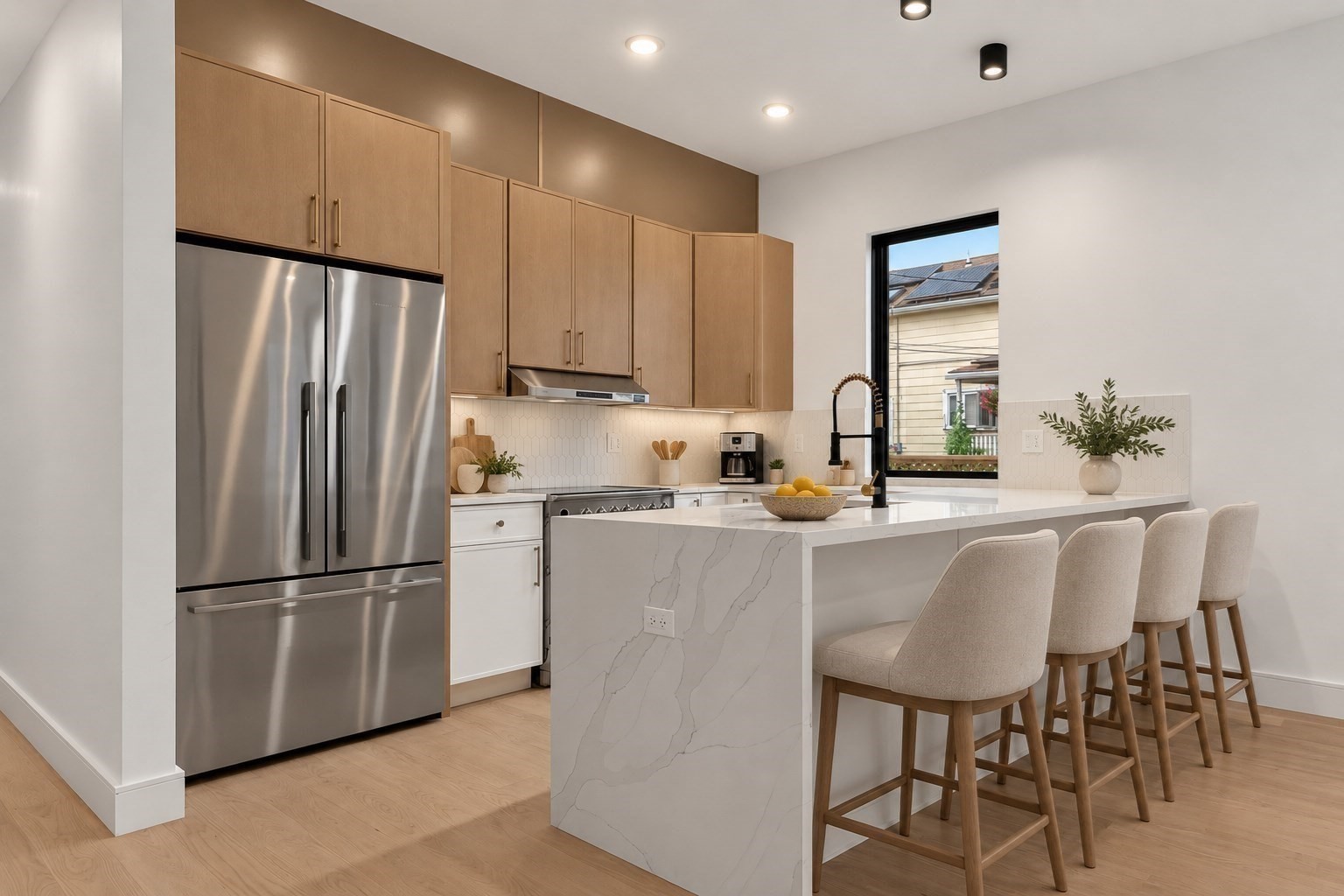 13 Clyde St # A Property Photo 4