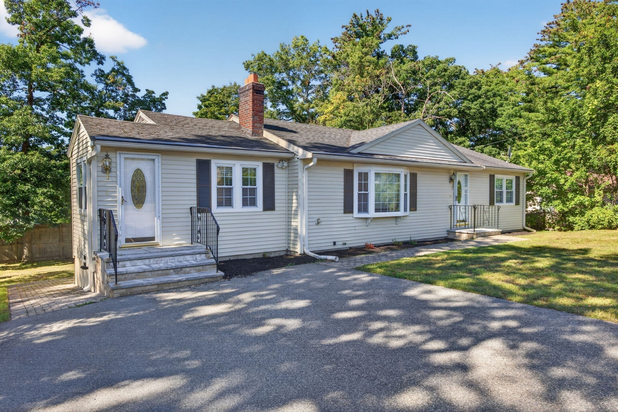 7 Madeline Rd Property Photo 2
