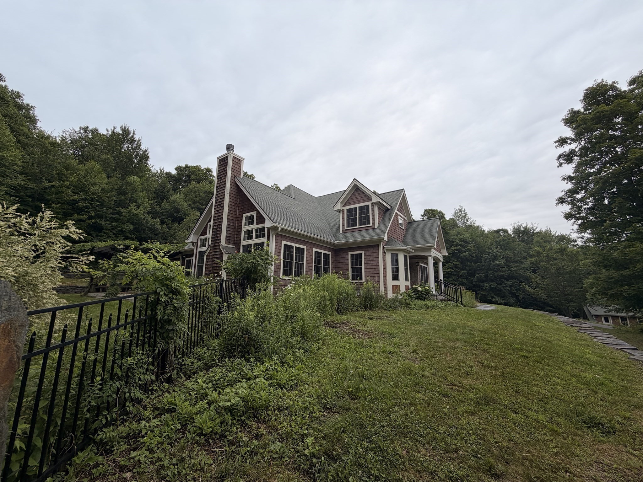 366 West Rd Property Photo 4