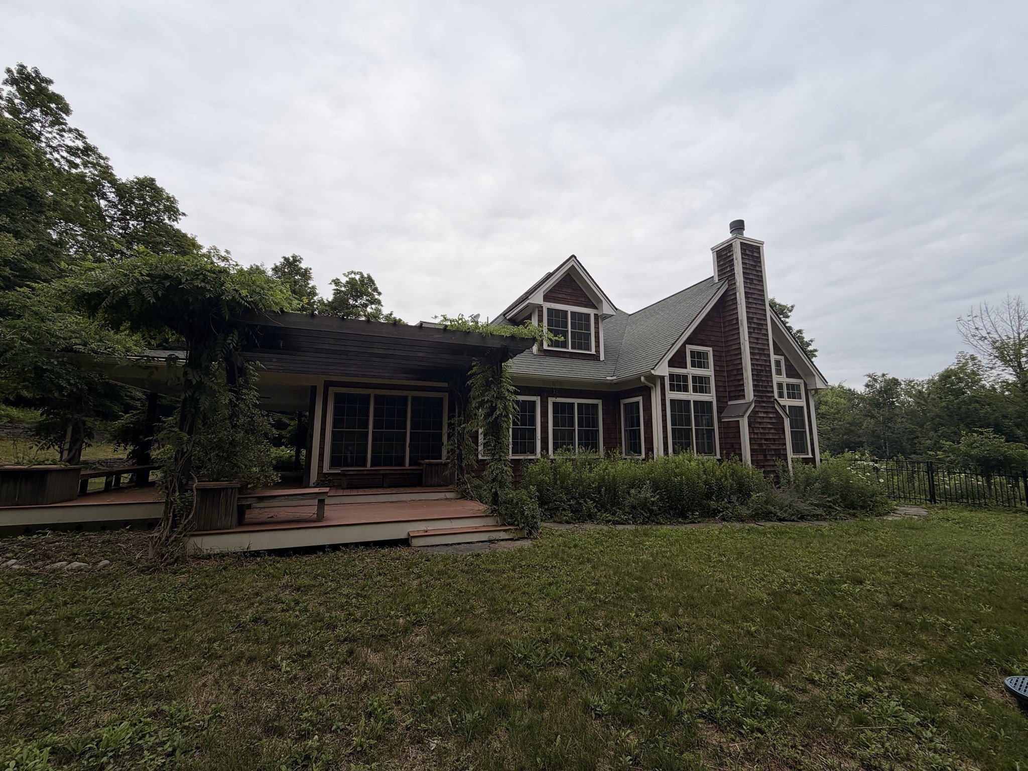 366 West Rd Property Photo 5