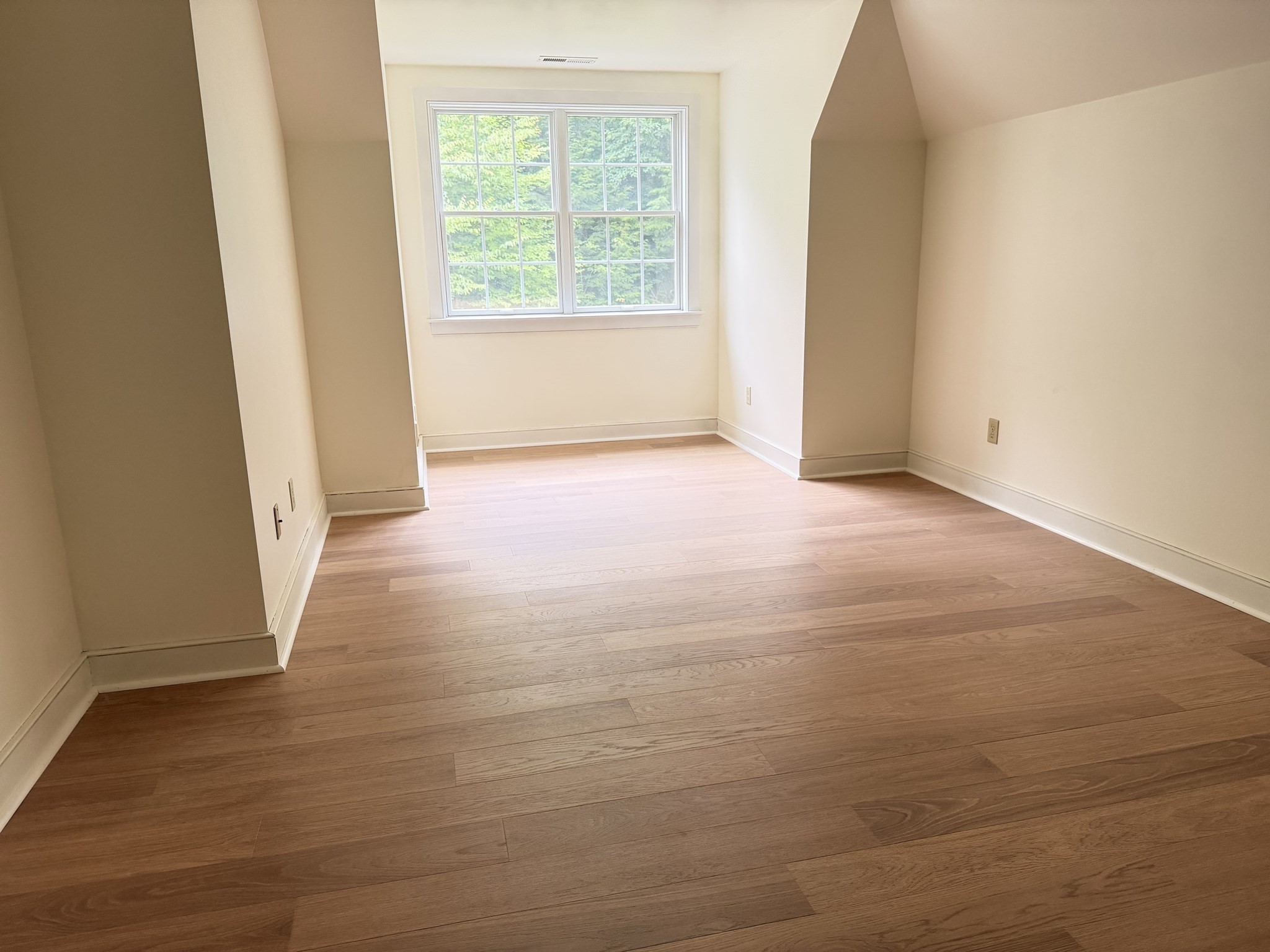 366 West Rd Property Photo 18