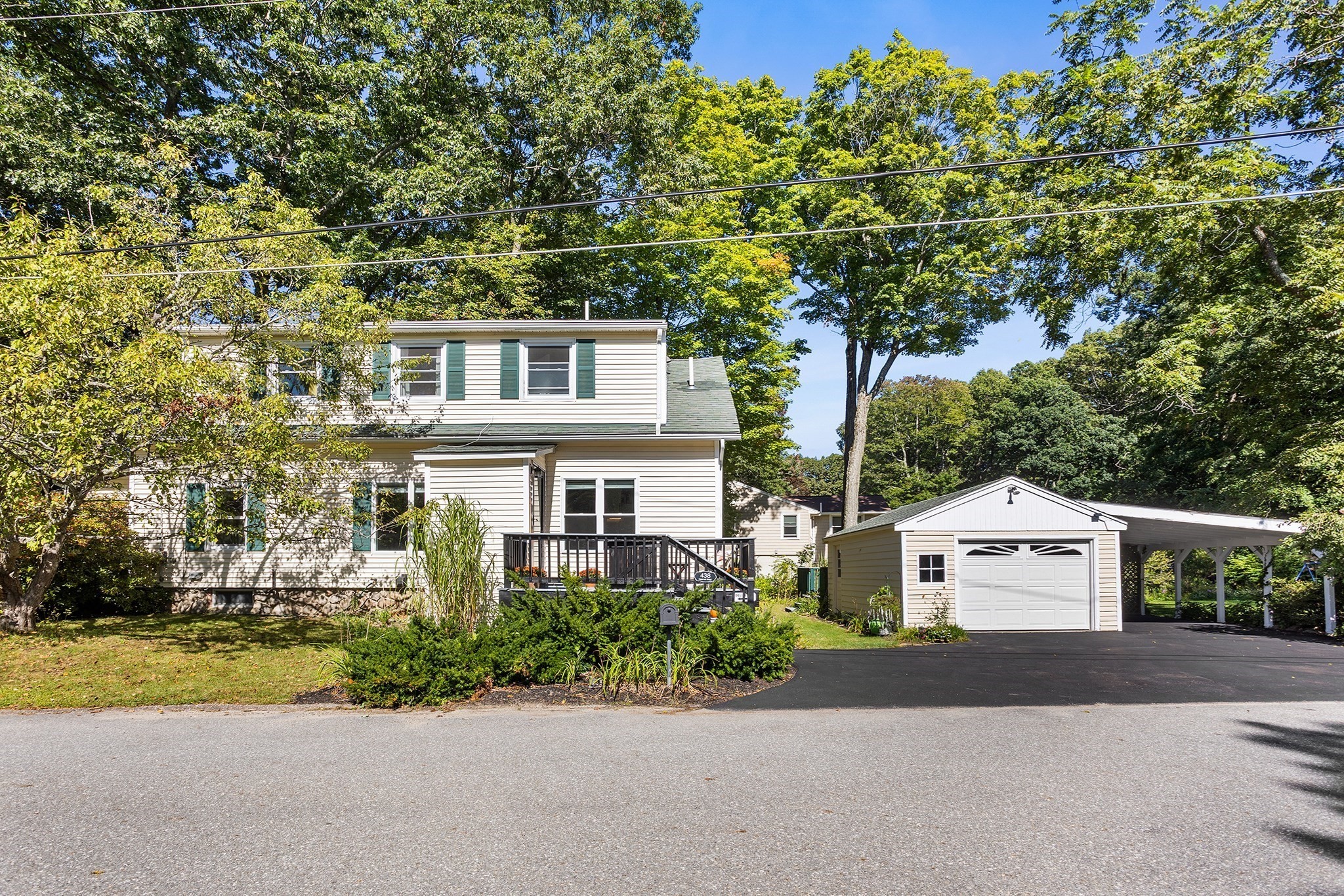 438 Reservoir St Property Photo 1