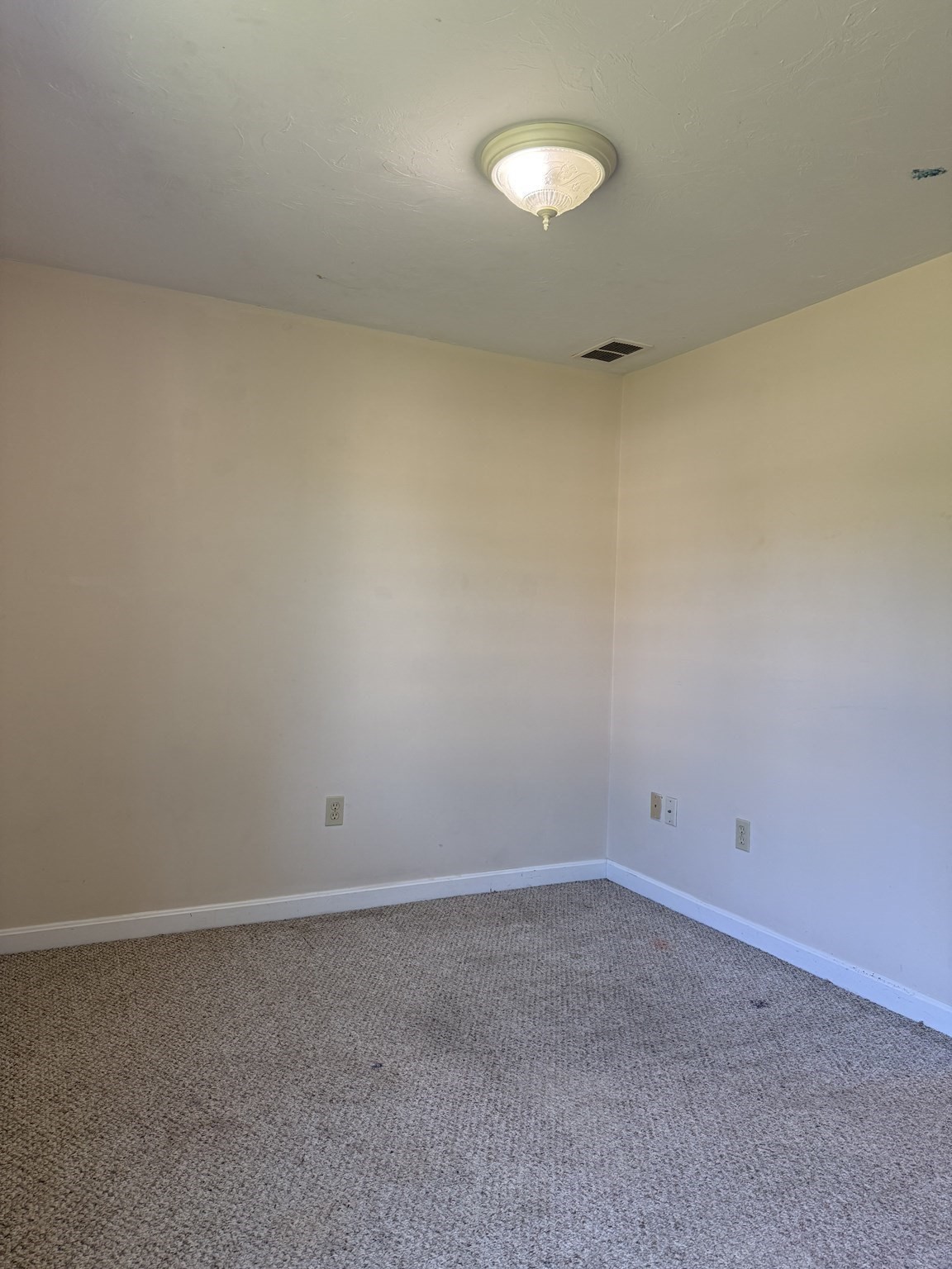 10 Fuller Ave # 24 Property Photo 11