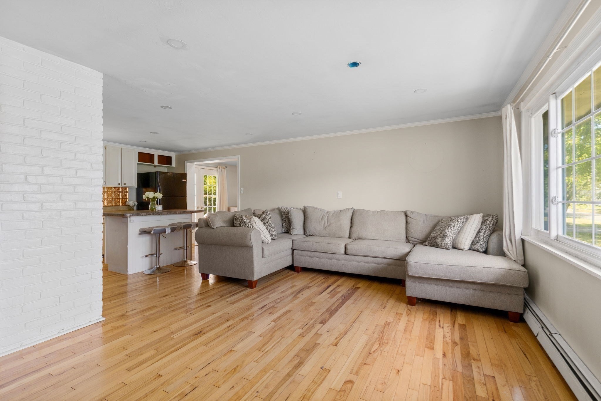 156 Boundary St Property Photo 4