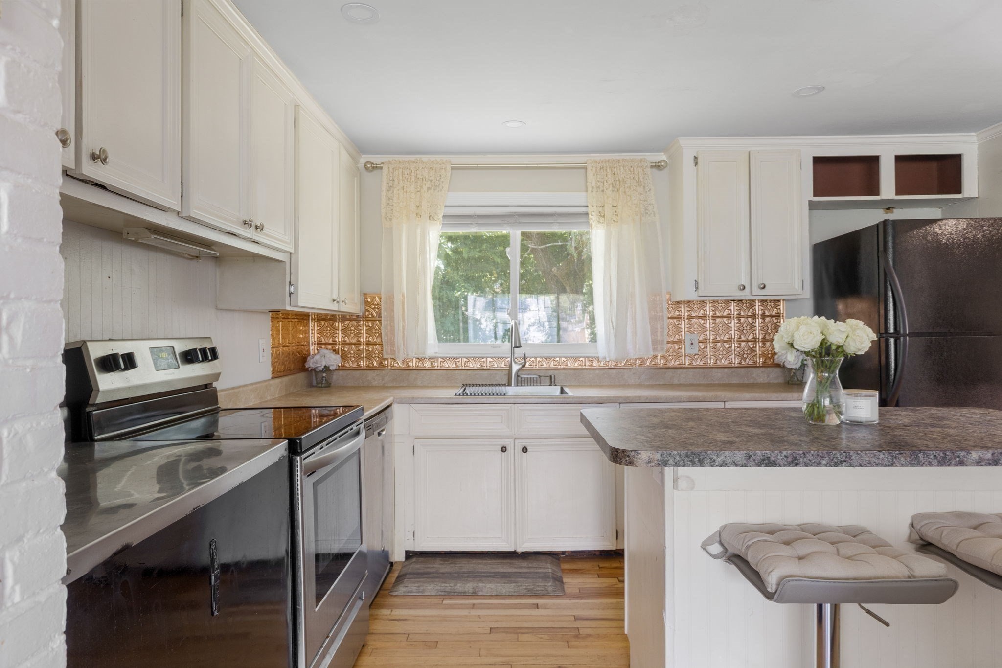 156 Boundary St Property Photo 8
