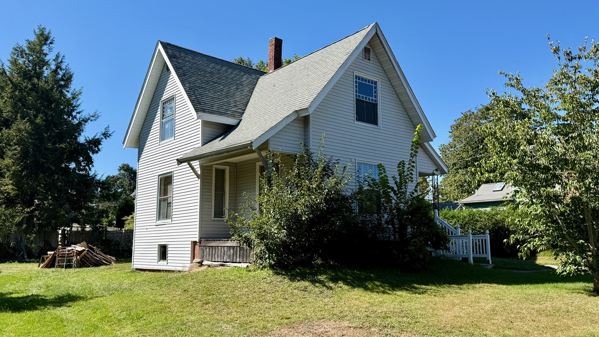 51 Crescent St. Property Photo 1