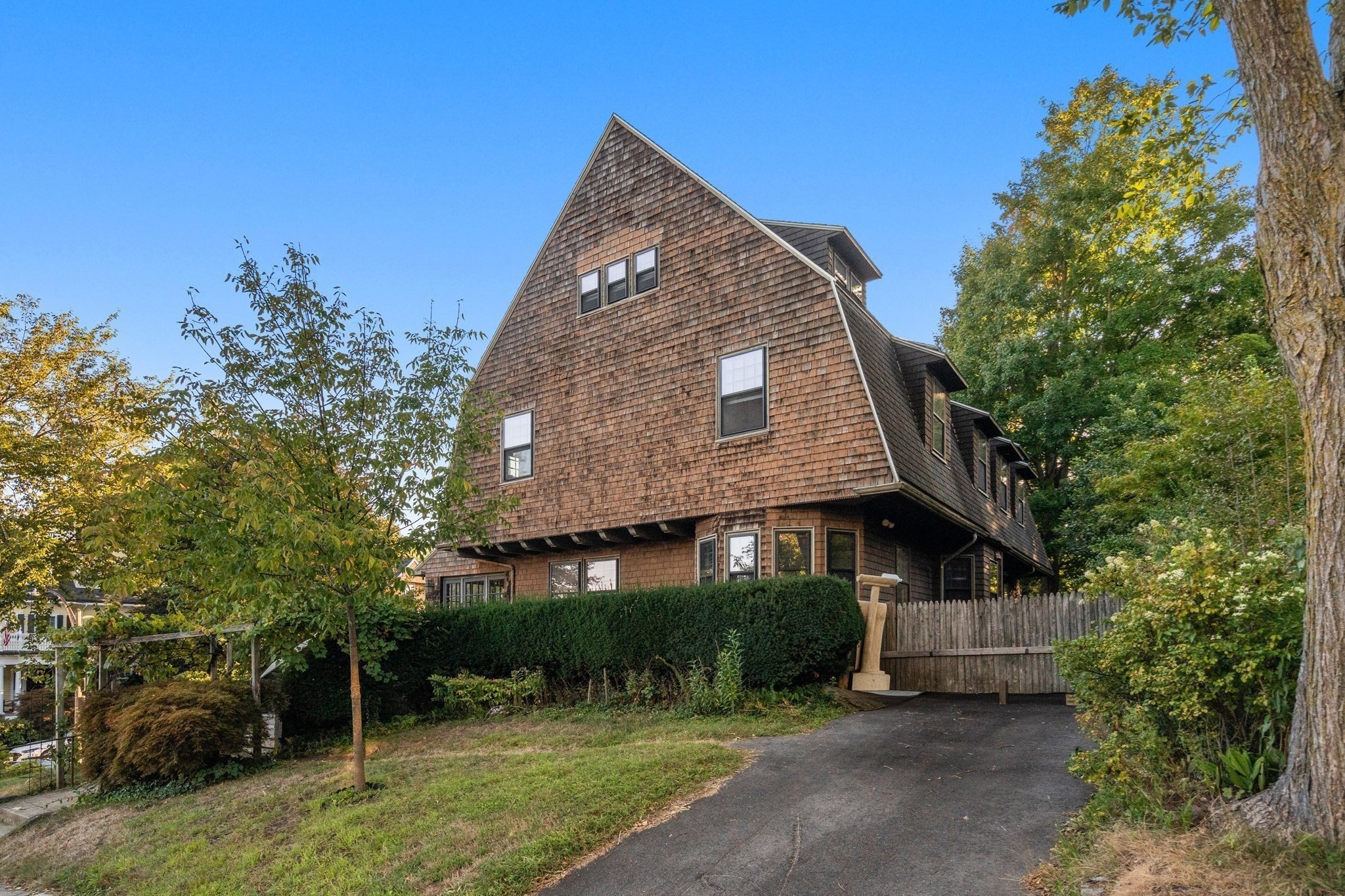12 Alban St Property Photo 1