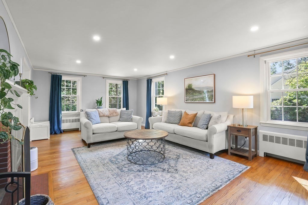 159 S Broadway Property Photo 3