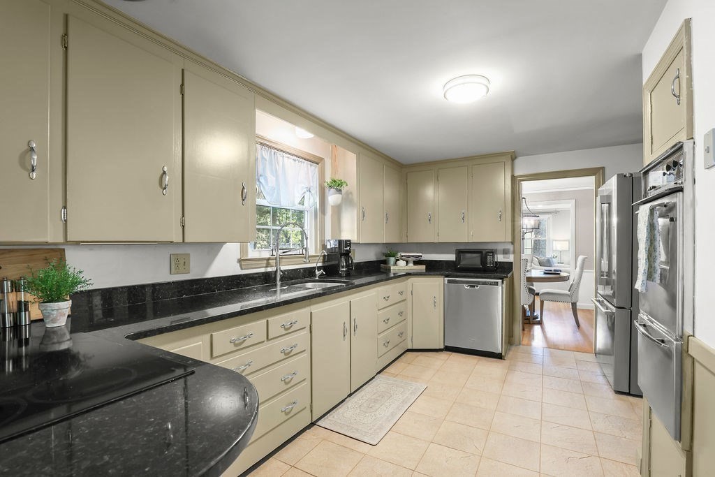159 S Broadway Property Photo 11