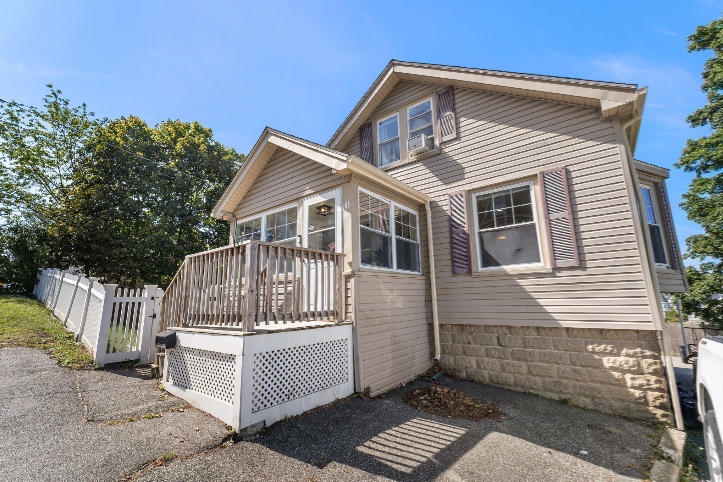 11 Clifton Ave Property Photo 18