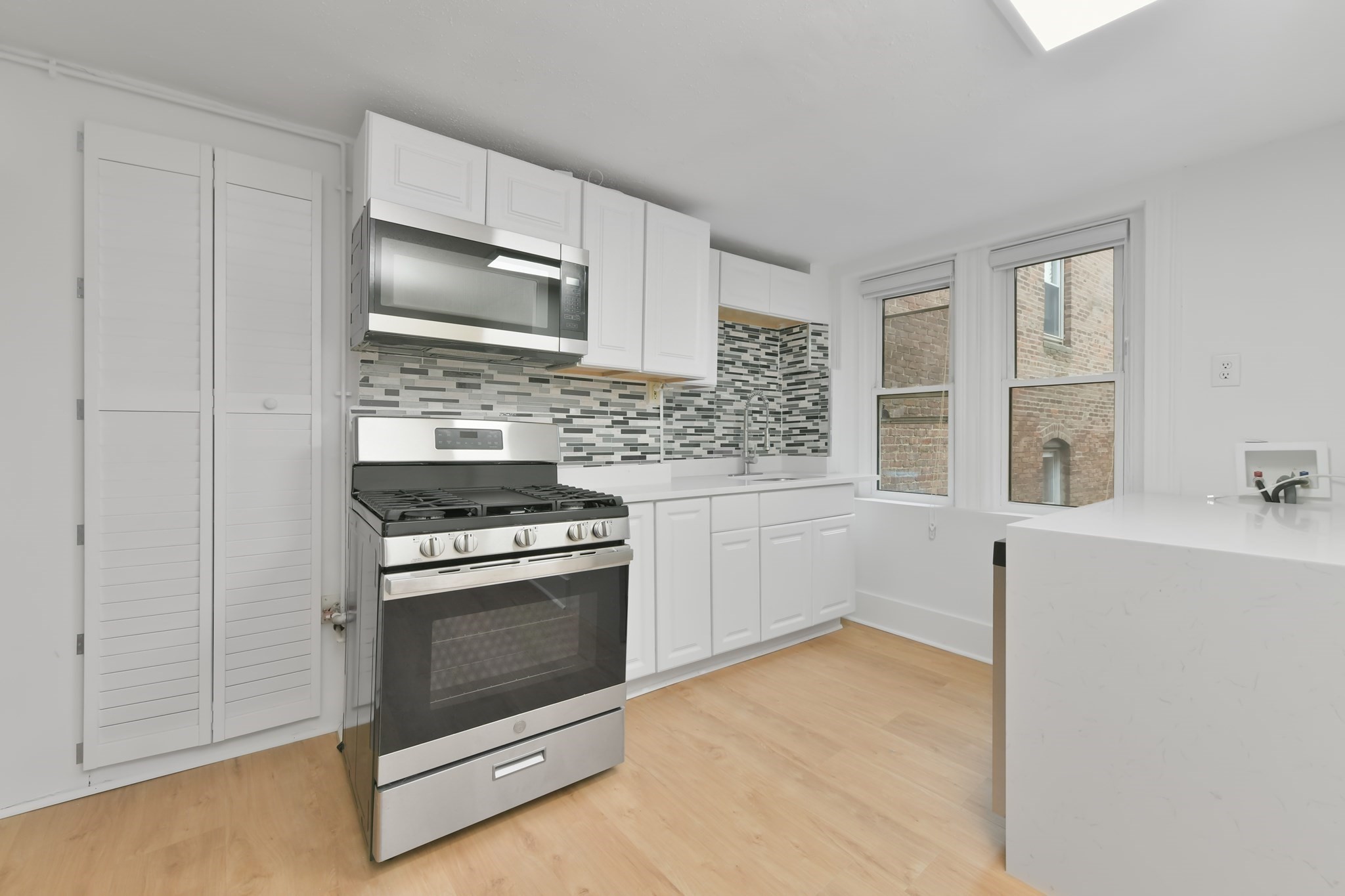 144 Salem # 3 Property Photo 1