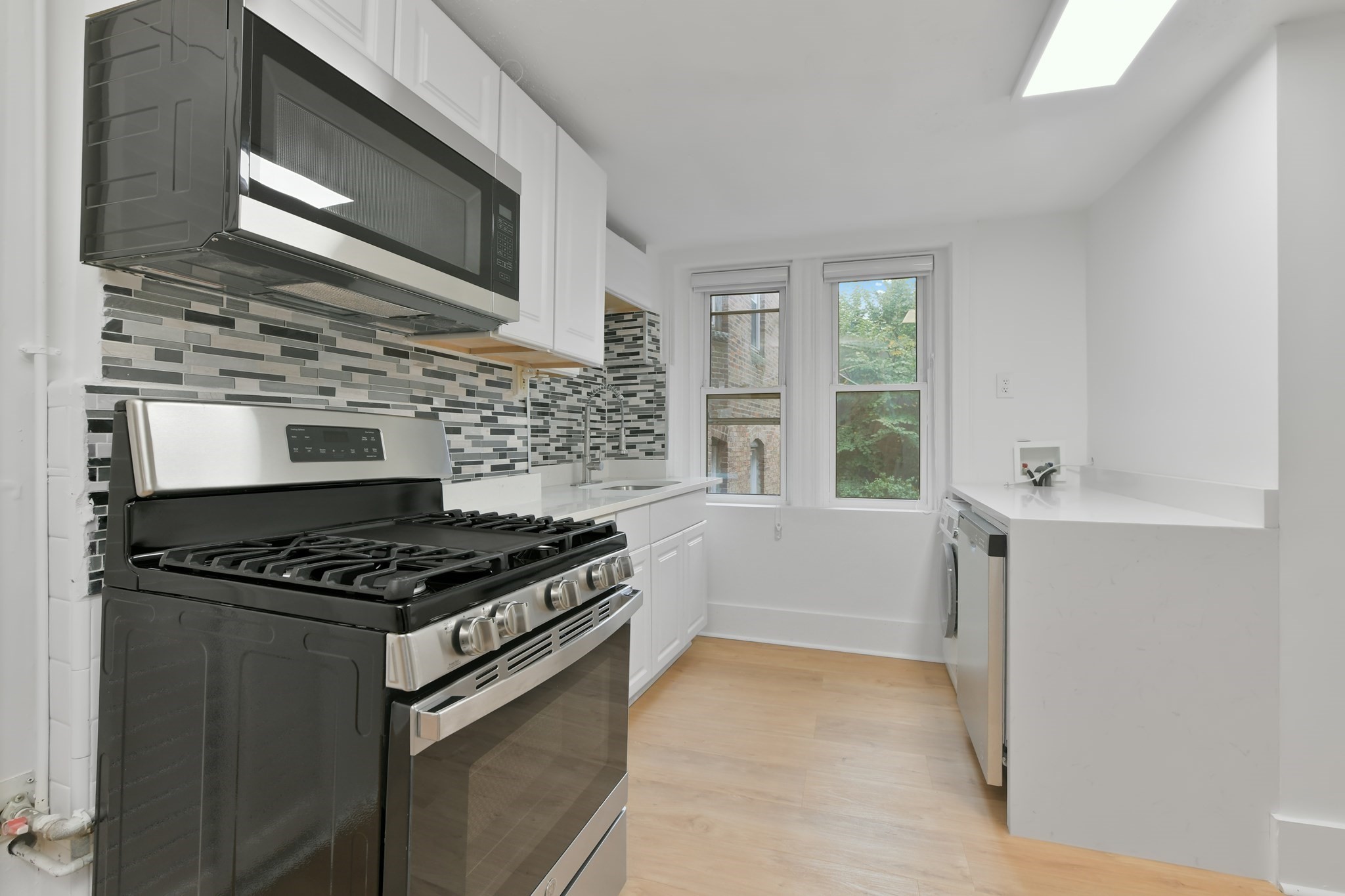 144 Salem # 3 Property Photo 2