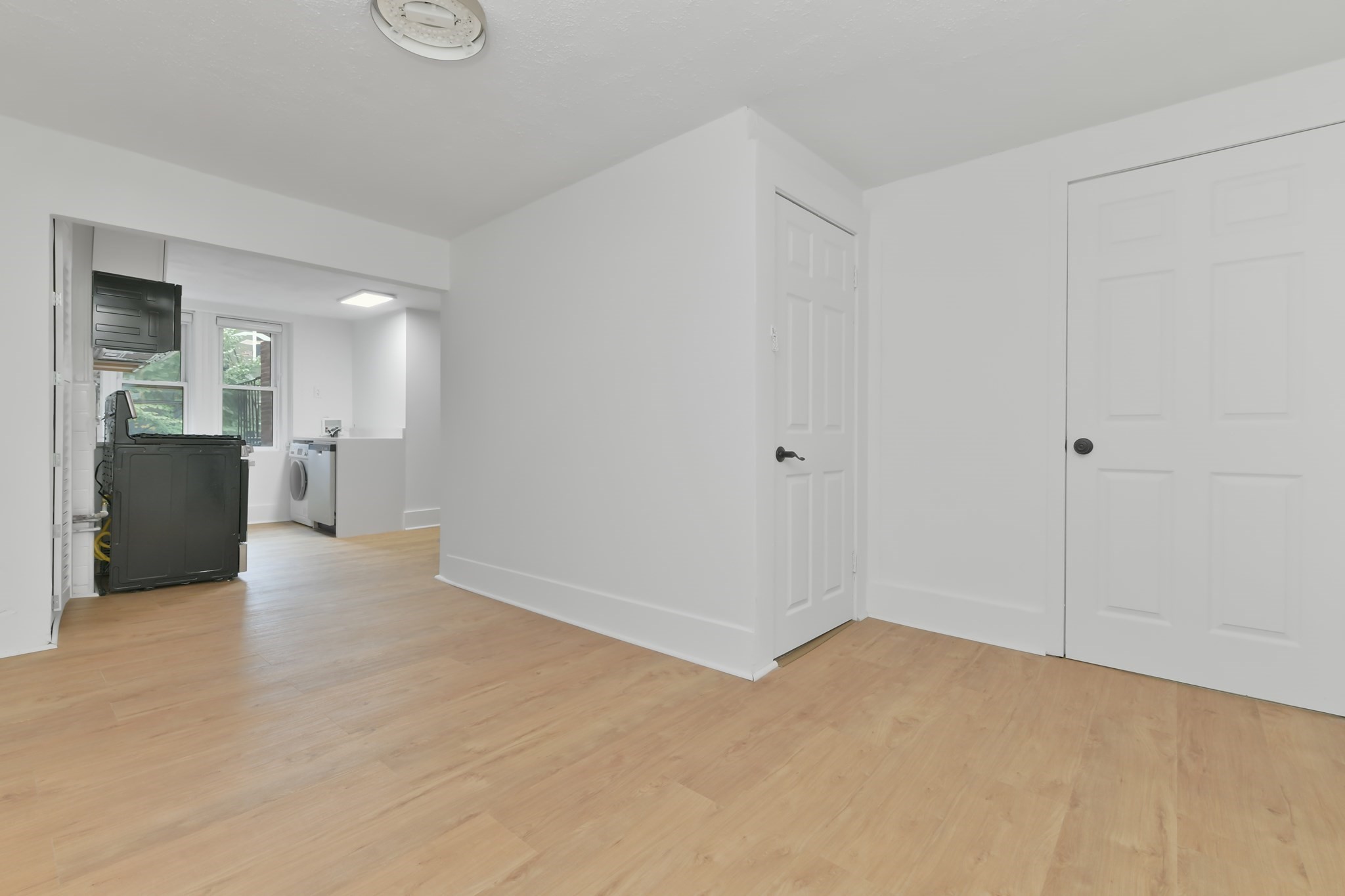 144 Salem # 3 Property Photo 5