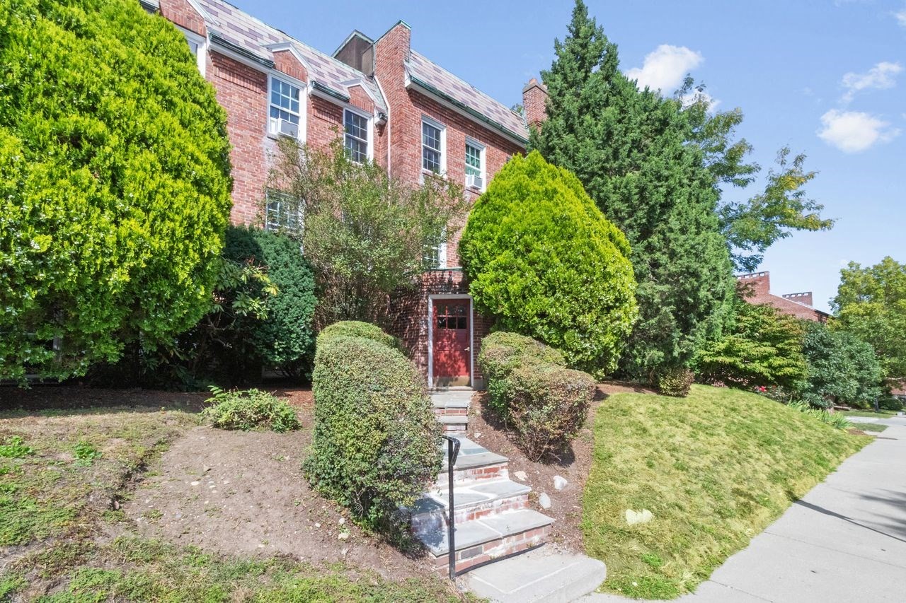 37 Commonwealth Ave # 12 Property Photo 1