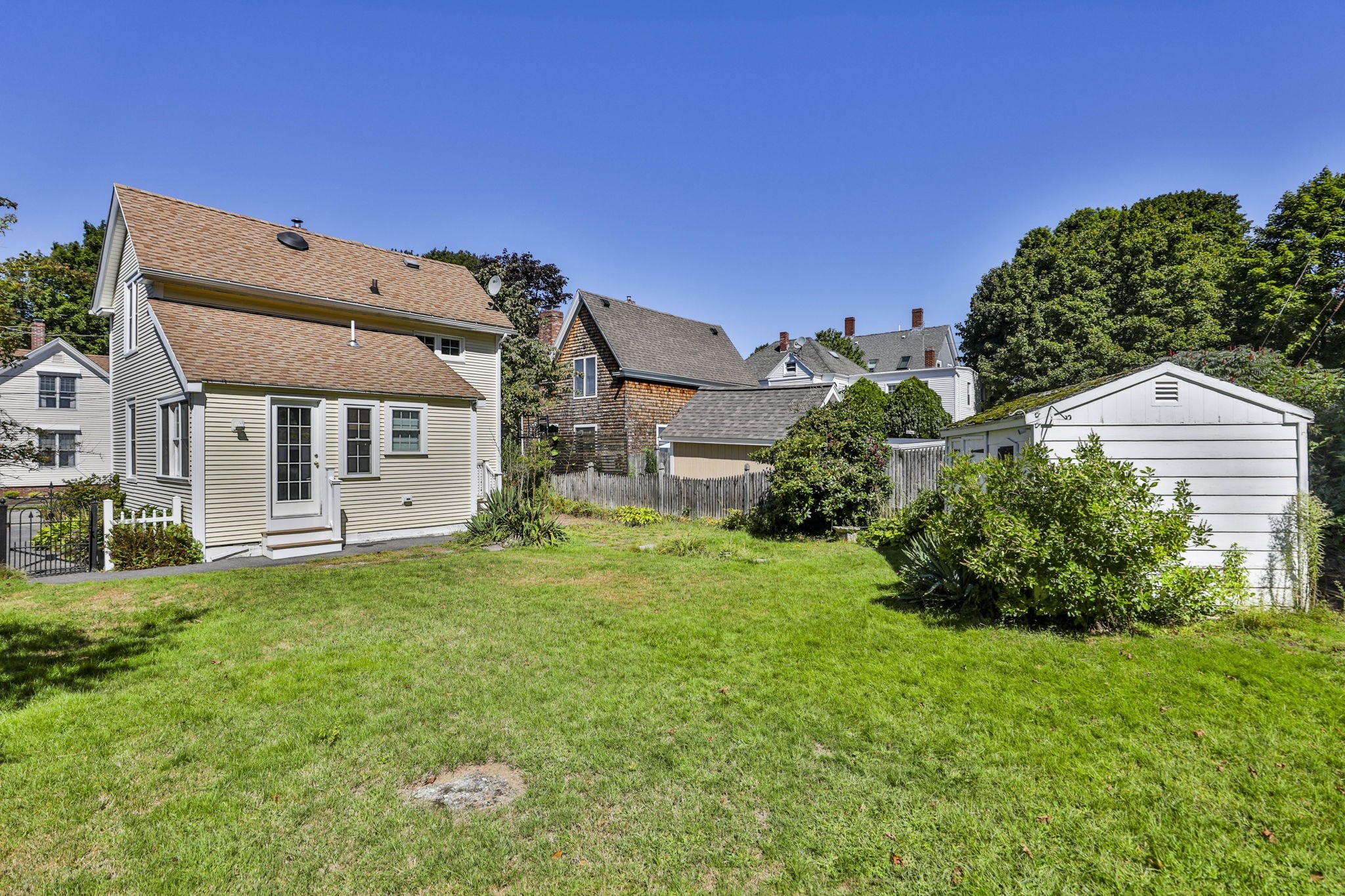 13 Collins St Property Photo 6