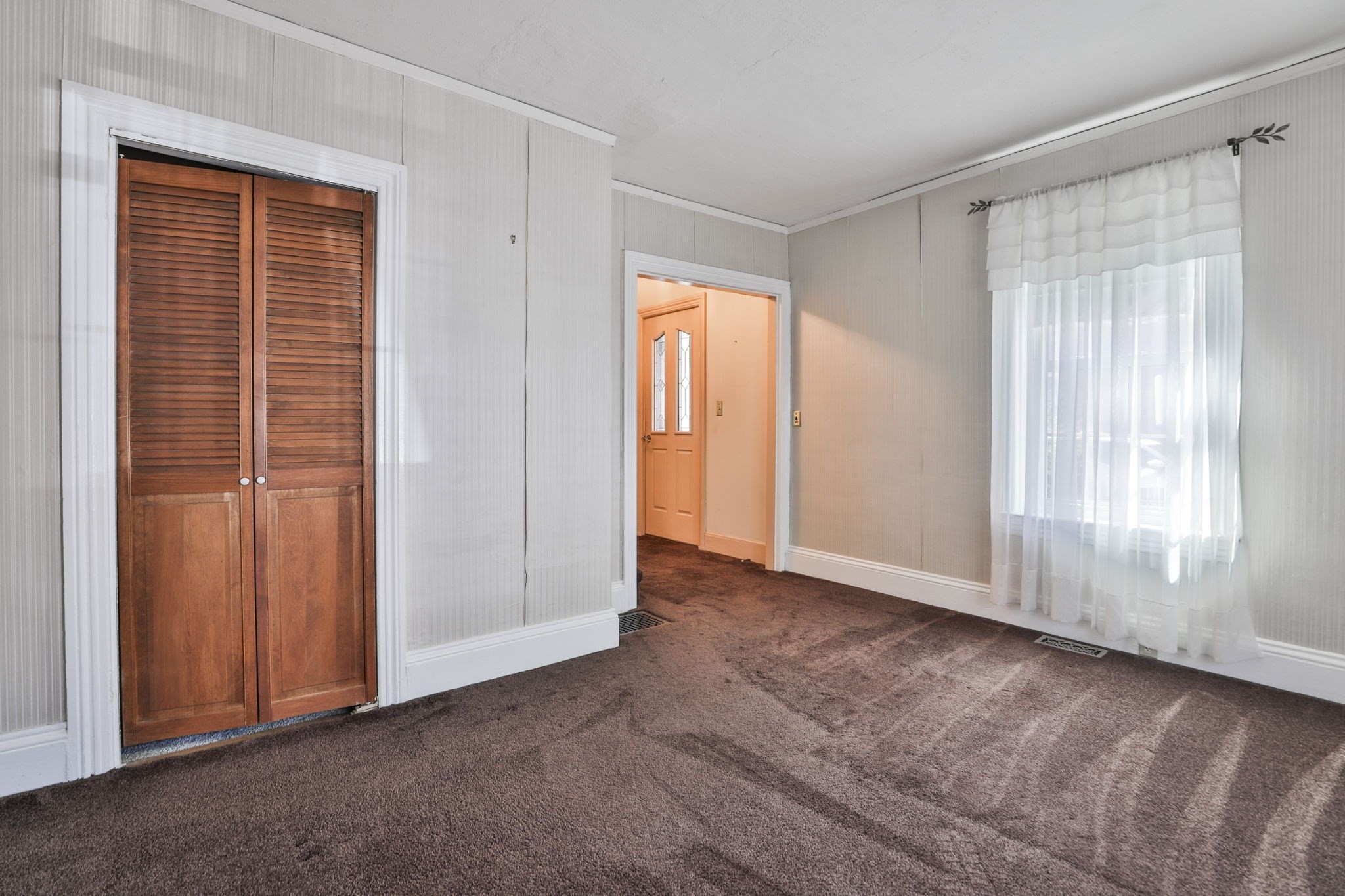 13 Collins St Property Photo 8