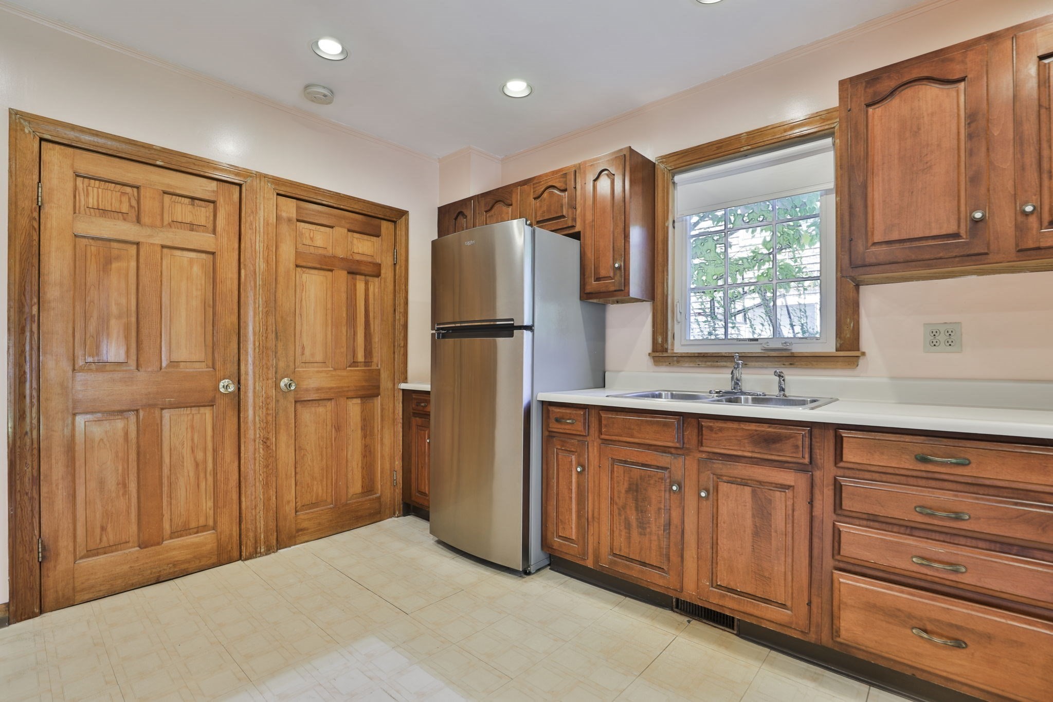13 Collins St Property Photo 20