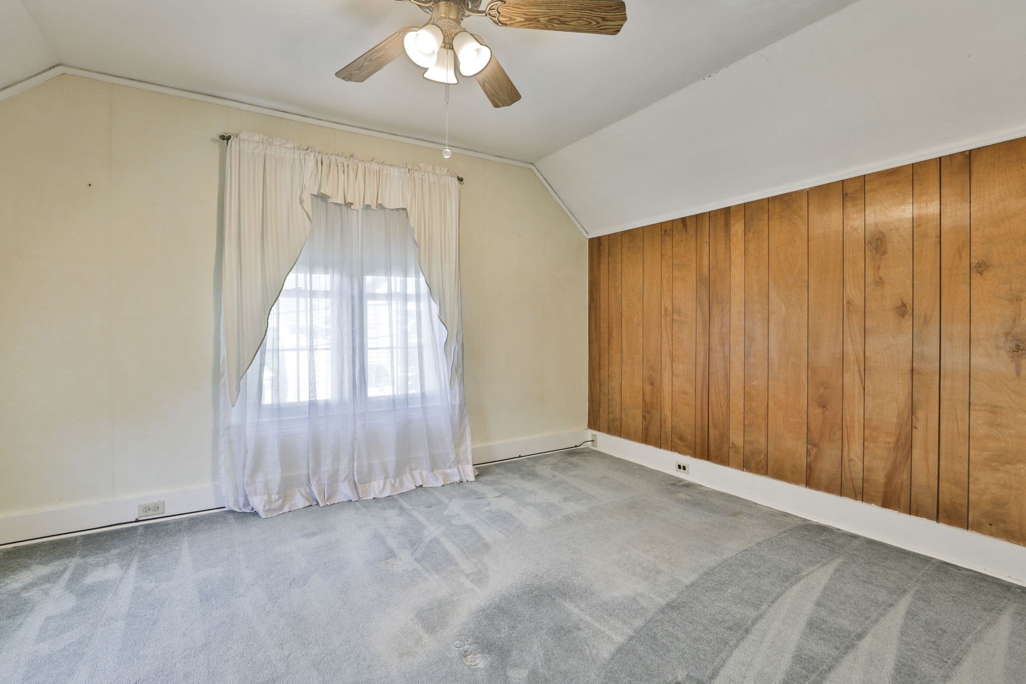 13 Collins St Property Photo 24