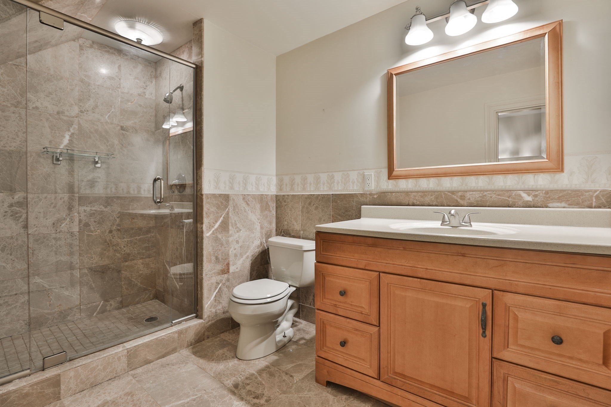 13 Collins St Property Photo 27