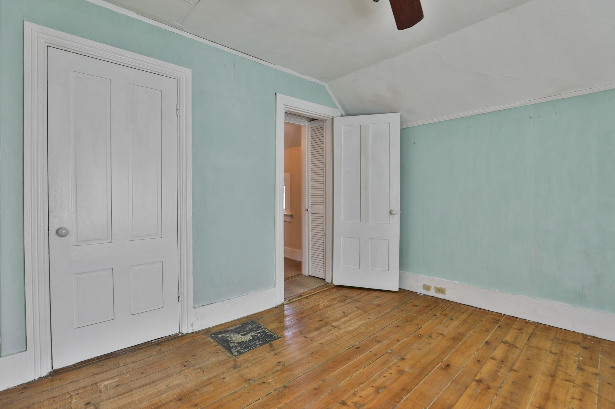 13 Collins St Property Photo 29
