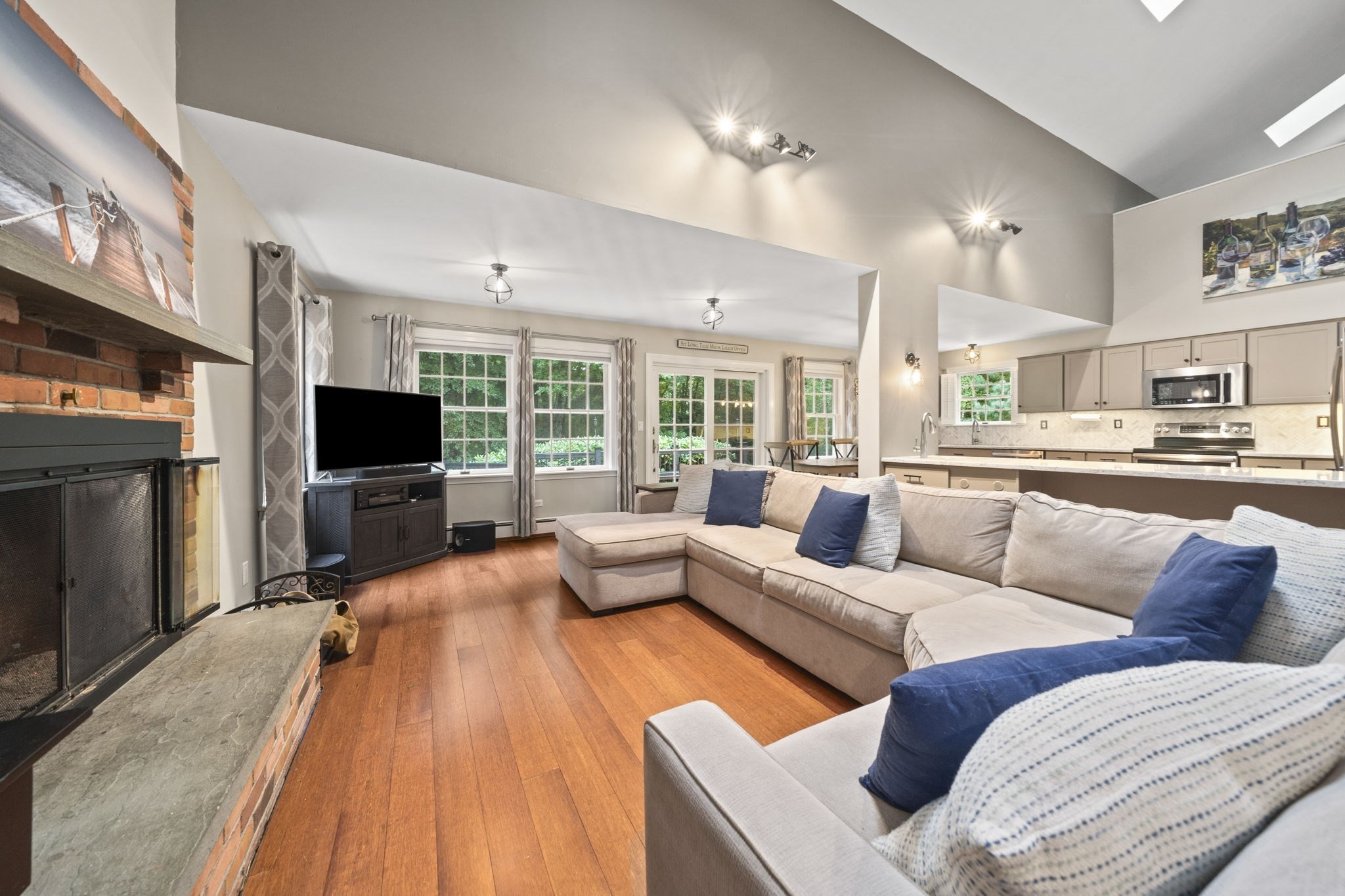 1 Millets Ln Property Photo 8