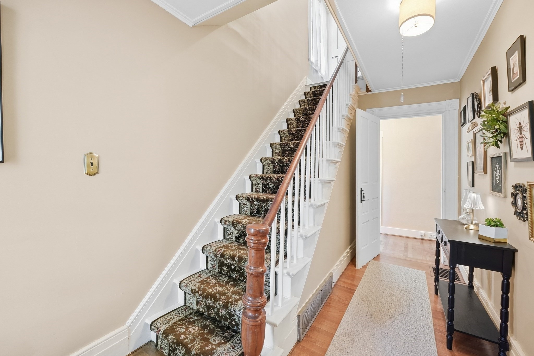 84 Maple Street Property Photo 4