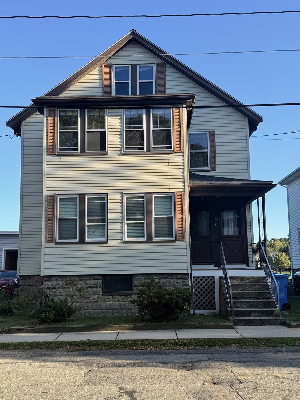 32-34 Walnut St Property Photo 1