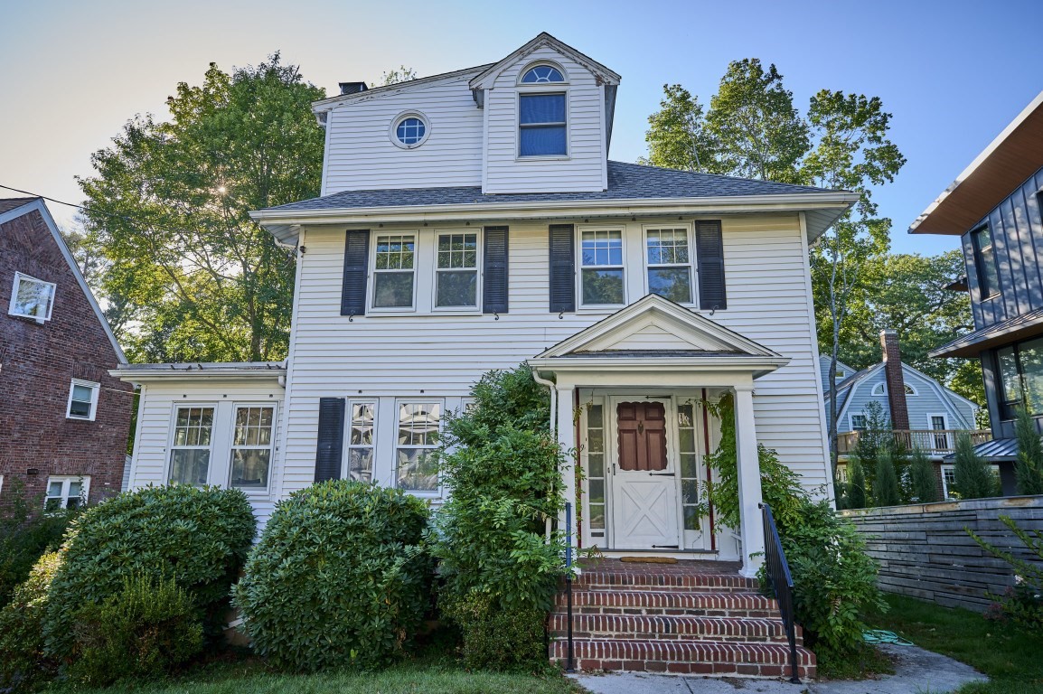 9 Princeton St Property Photo 1