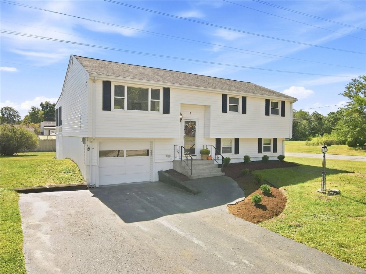 5 Moreau St Property Photo 2