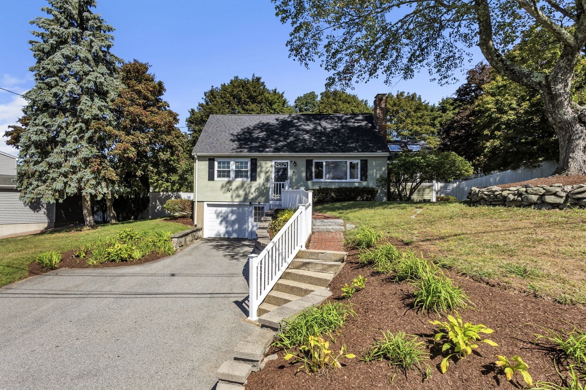 4 Stratton Rd Property Photo 1