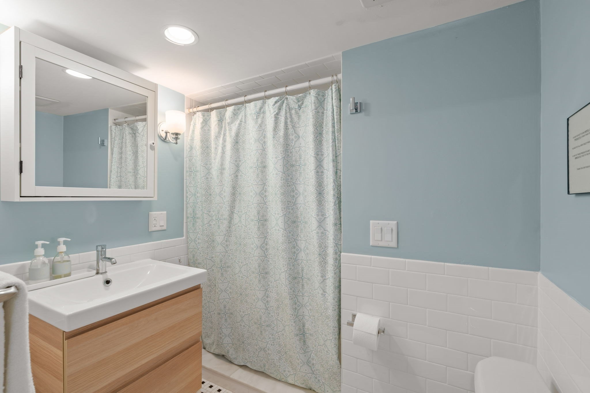 41 Middle St Property Photo 7