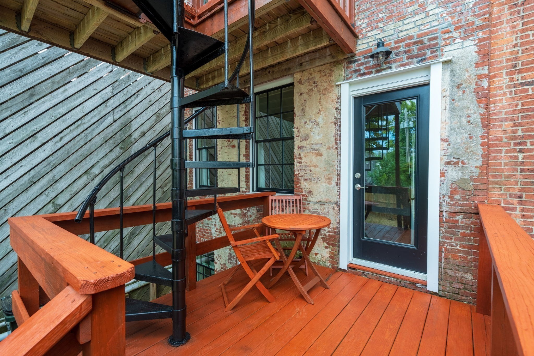 41 Middle St Property Photo 9