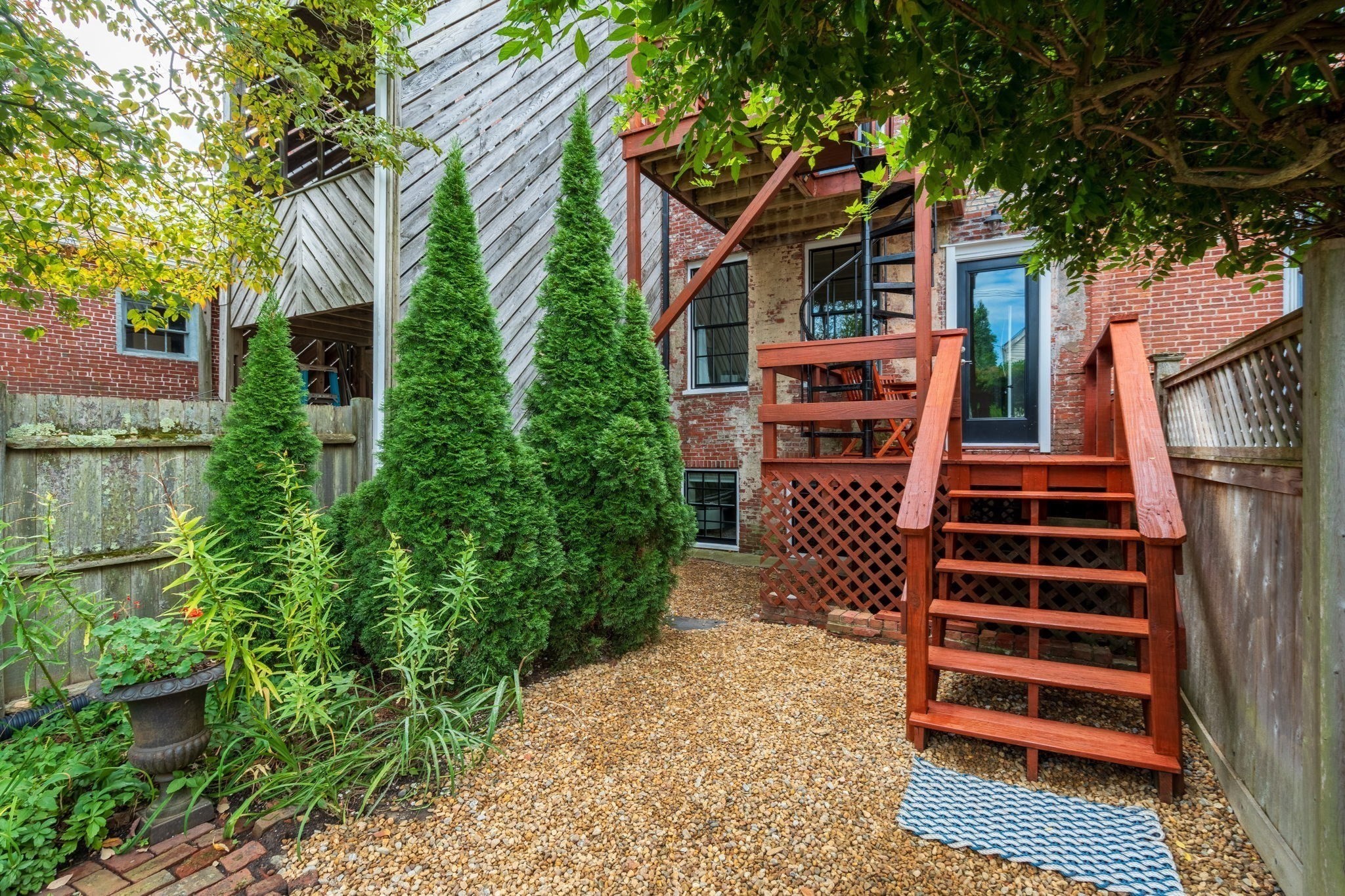 41 Middle St Property Photo 10