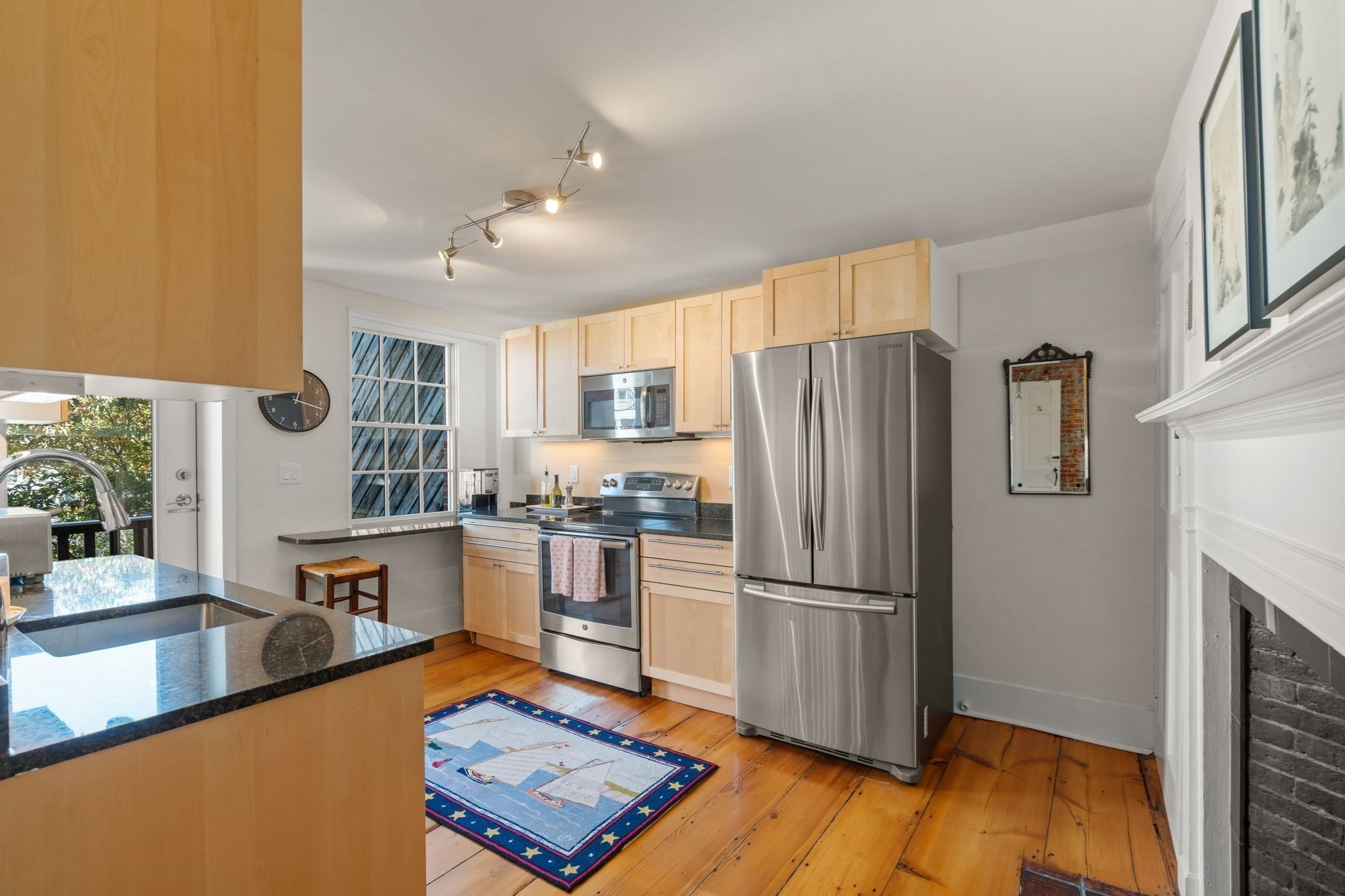 41 Middle St Property Photo 19