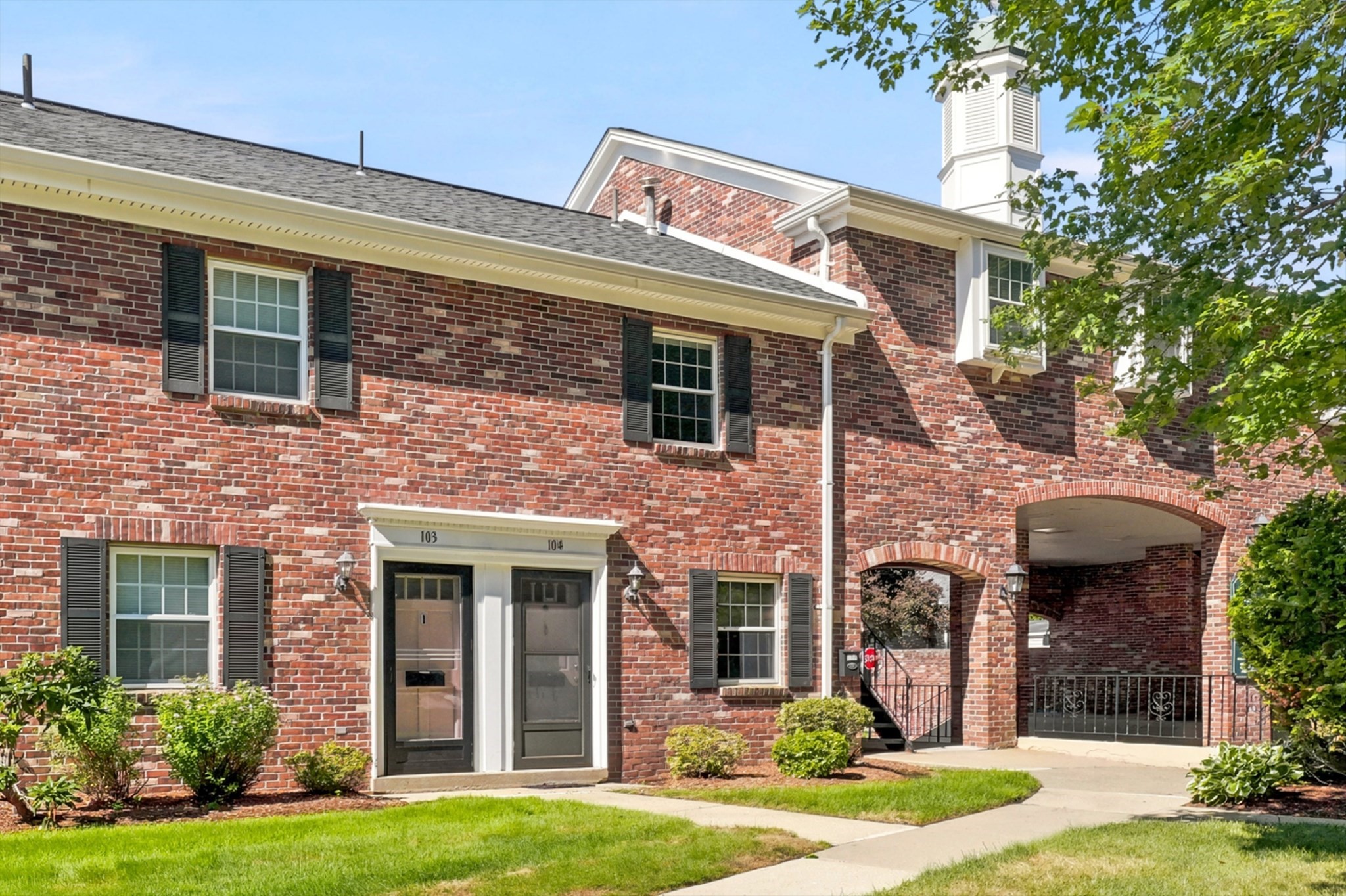 104 Windsor Drive # 104 Property Photo 1