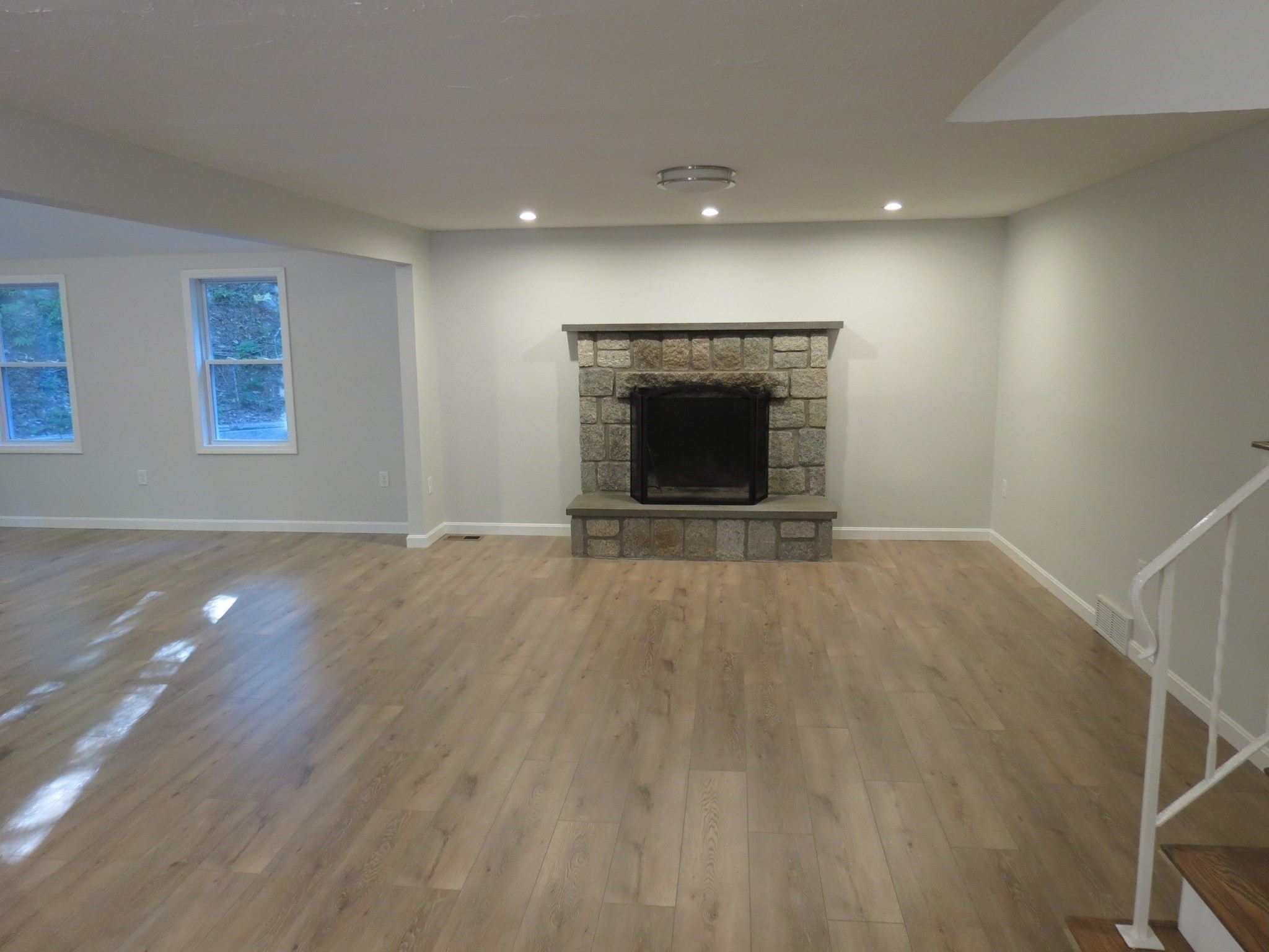 48 Grove St Property Photo 5