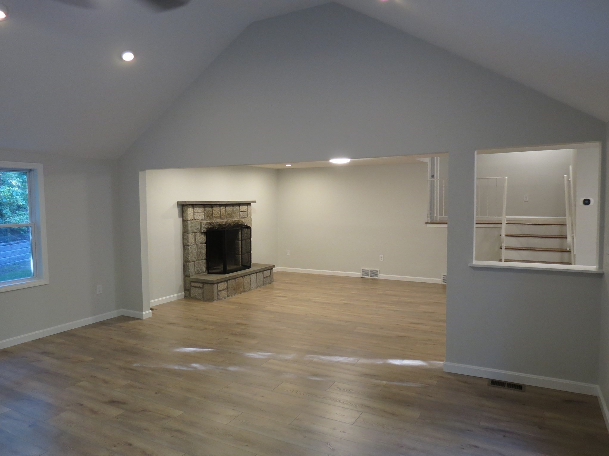 48 Grove St Property Photo 6