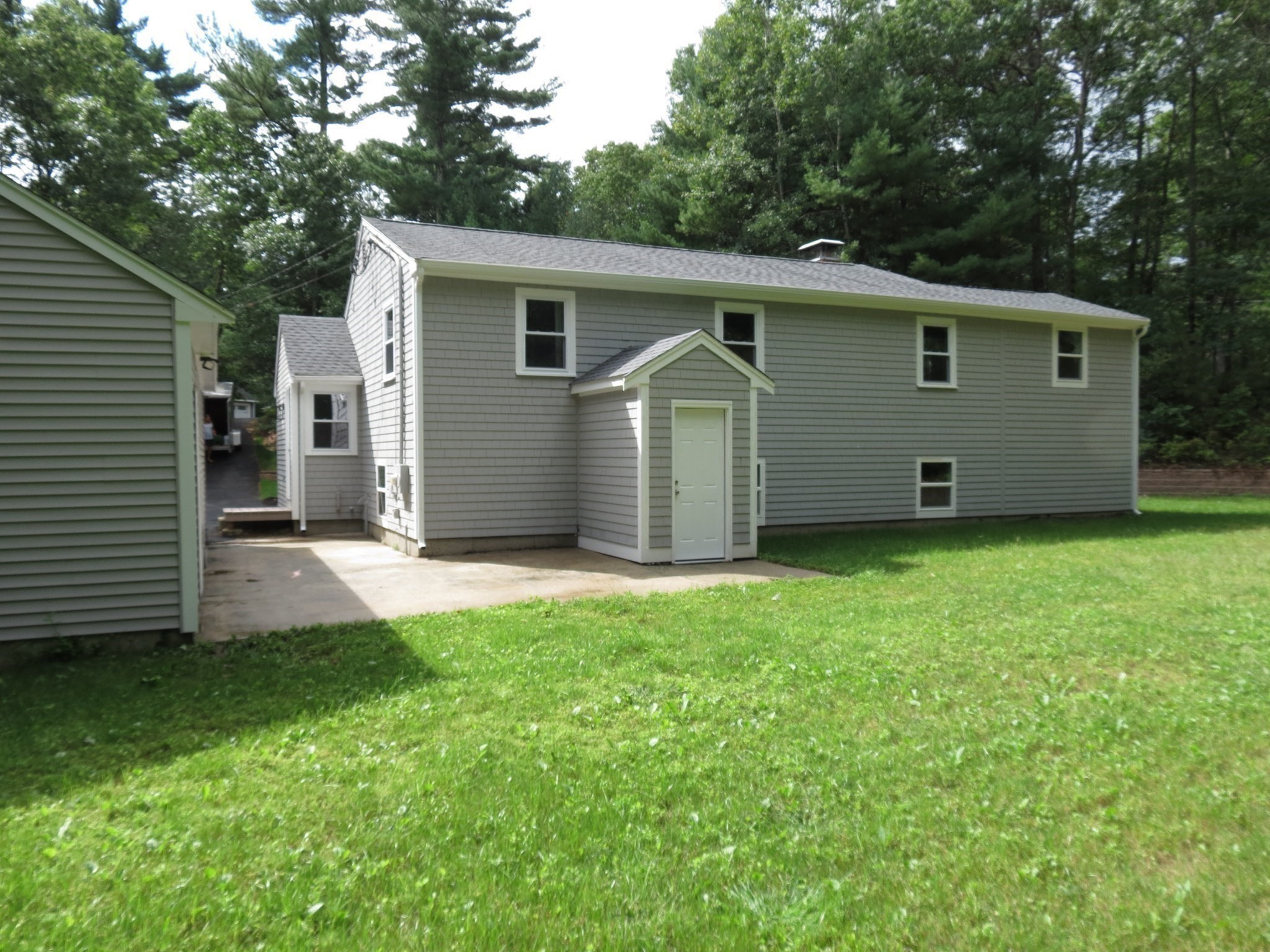 48 Grove St Property Photo 17