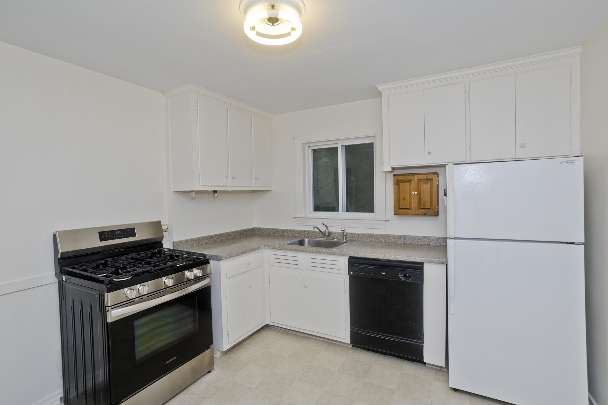 55 Arden St Property Photo 10