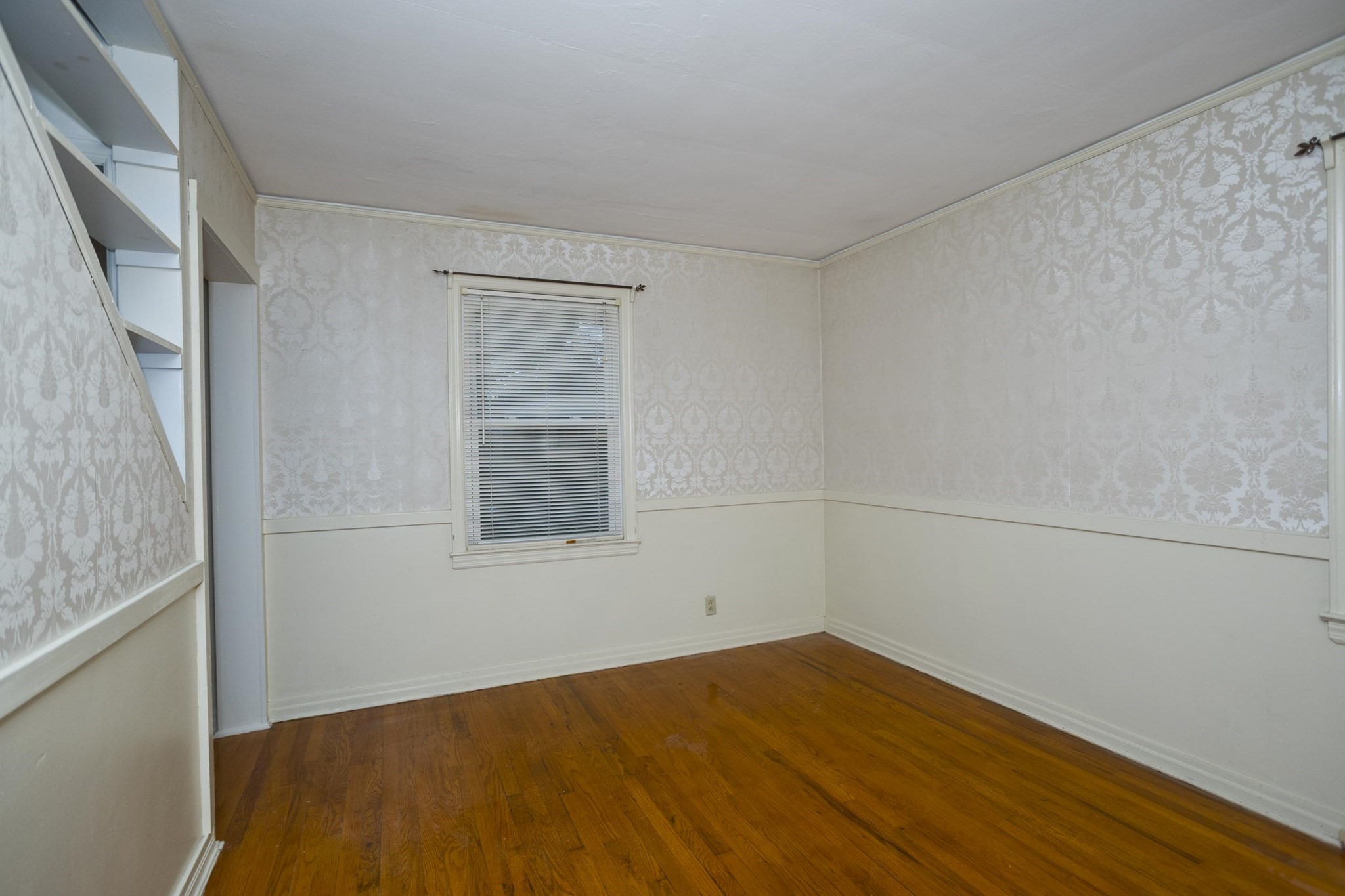 55 Arden St Property Photo 16