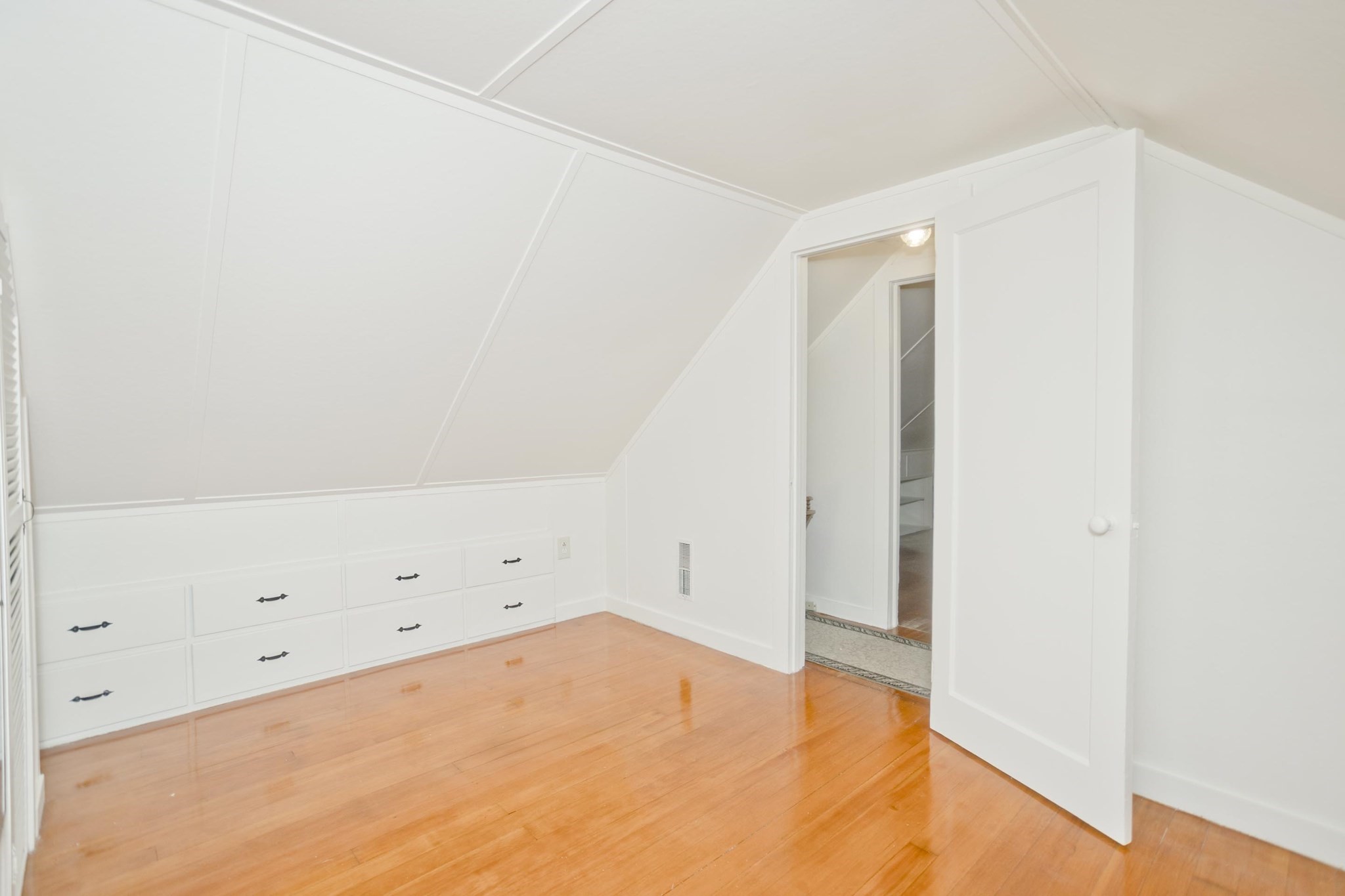 55 Arden St Property Photo 25