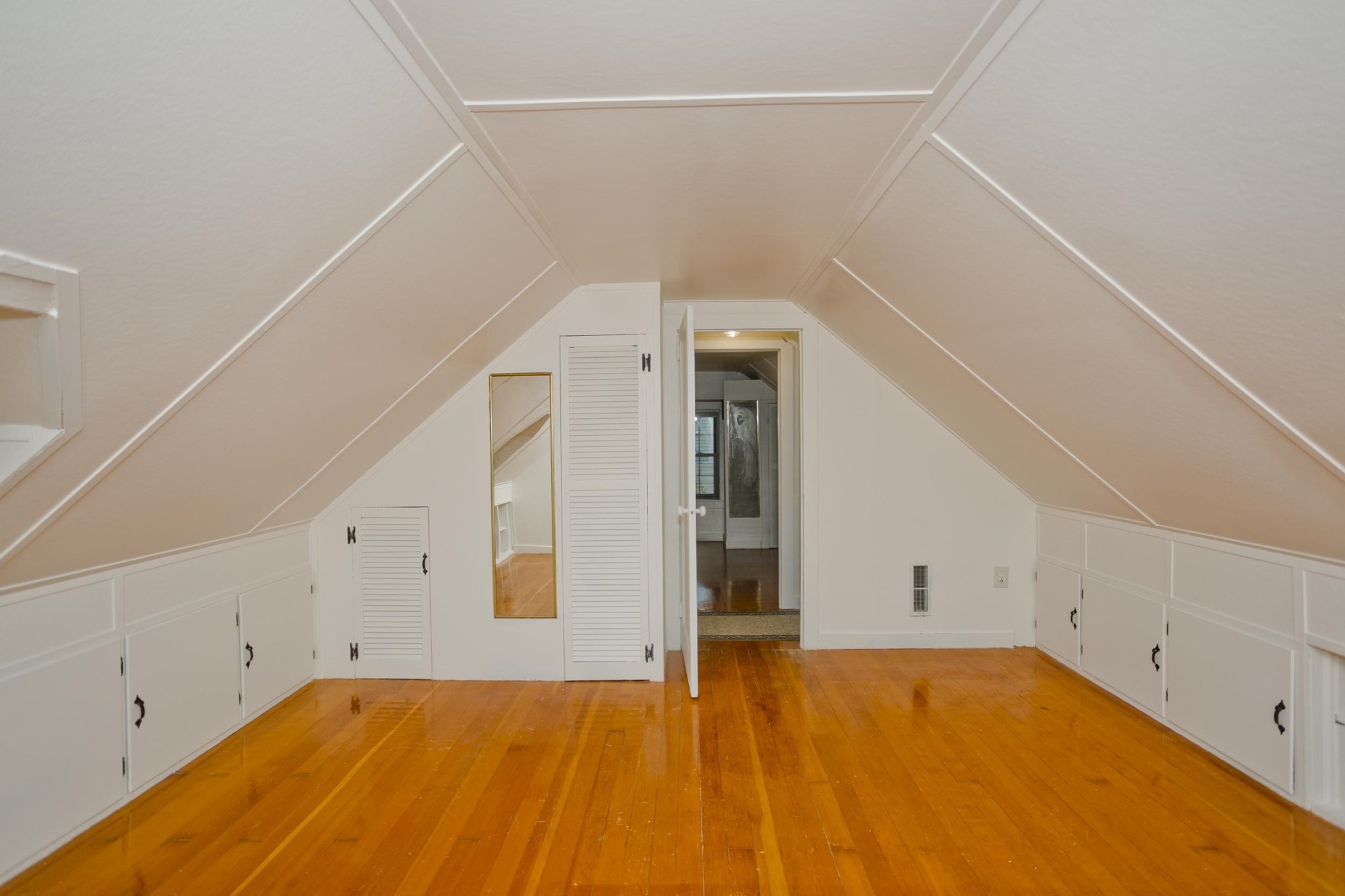 55 Arden St Property Photo 27