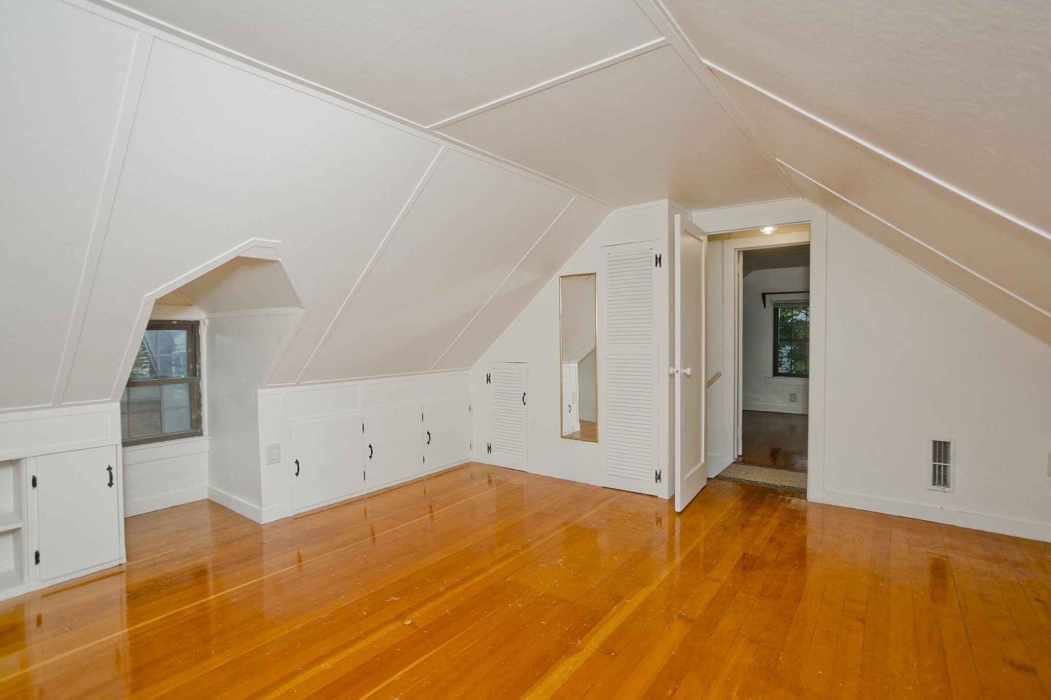 55 Arden St Property Photo 28