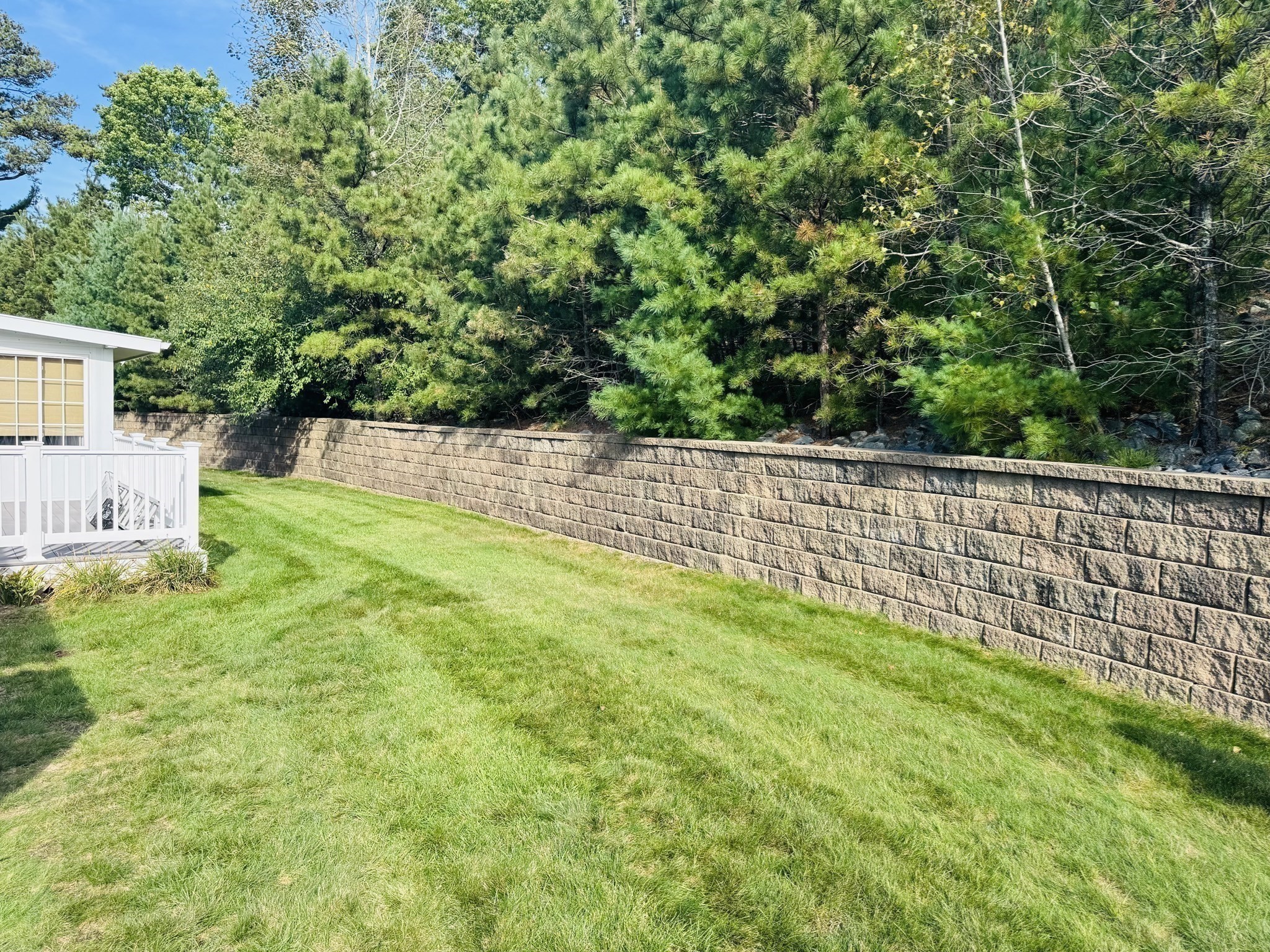 7 Alec Lane Property Photo 4