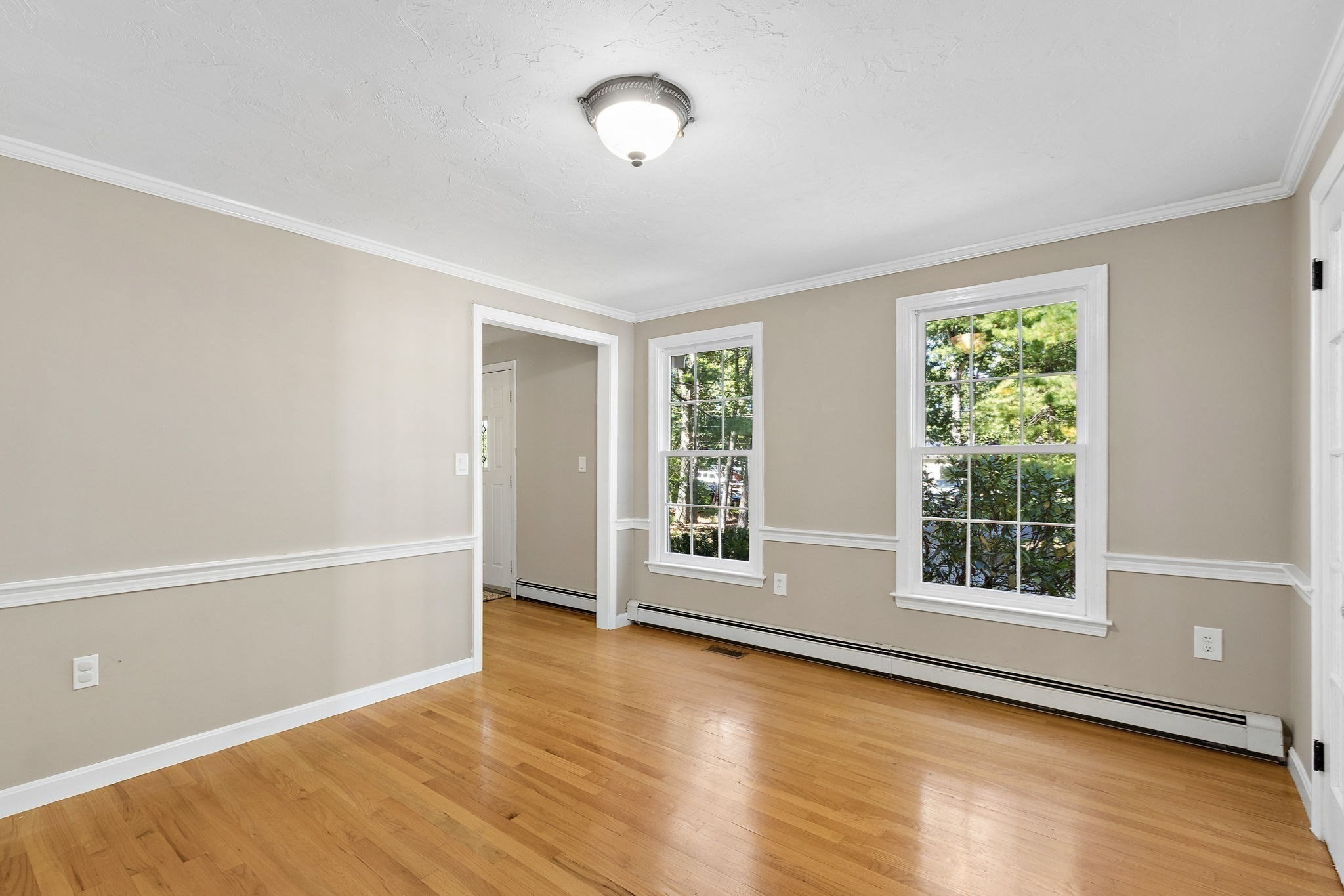 23 Oak St Property Photo 6