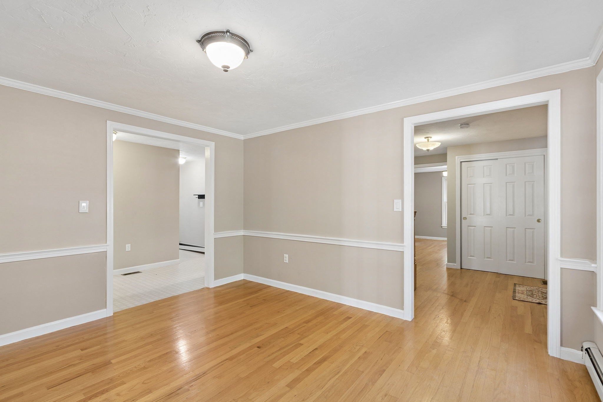 23 Oak St Property Photo 12